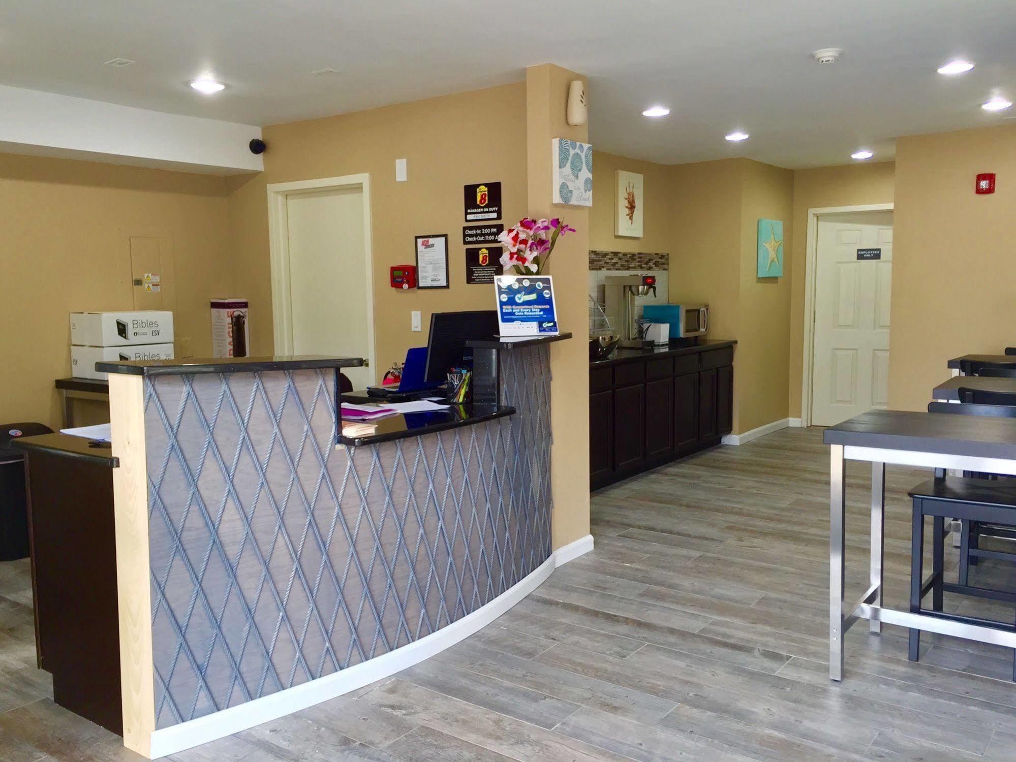 艾斯拜瑞公园市速8酒店 外观 照片